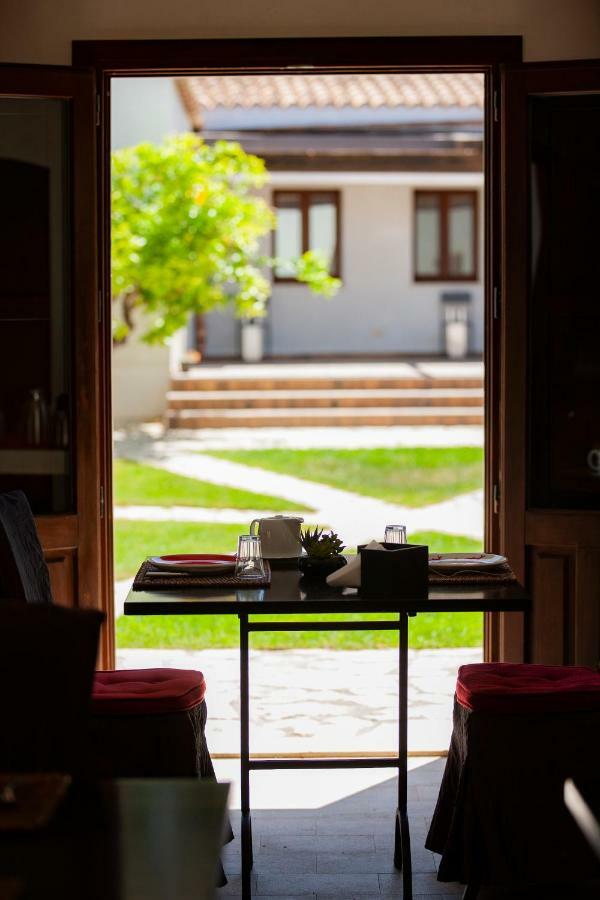 Arbaria Hotel Trapani Bagian luar foto